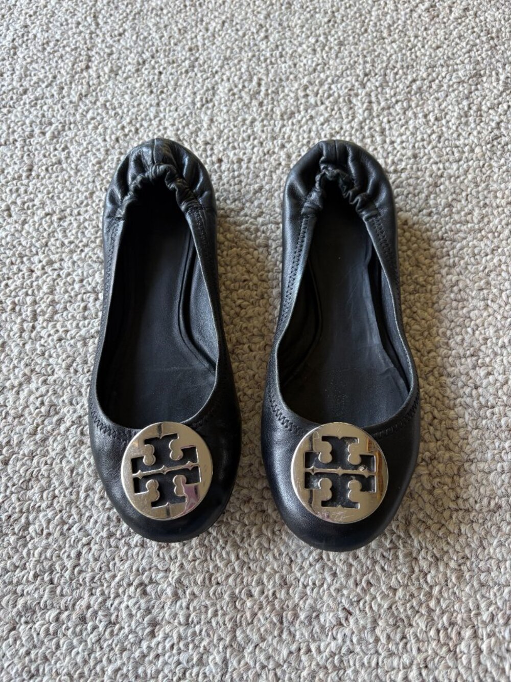 Tory Burch Reva Black Leather Ballet Flats Silver Logo Size 7–7.5 Classic - Picture 2 of 10